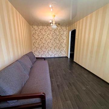 Продам 2к к-ру,3й этаж,морской квадрат,двухсторонняя,жилое состояние!