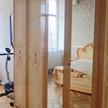 Здам 4-х кімнатну квартиру в центрі