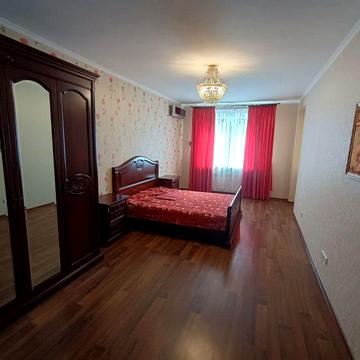 Сдам 2 кімн Цвєтаєвої ( Екстер ) червона цегла 85квм дорогий ремонт