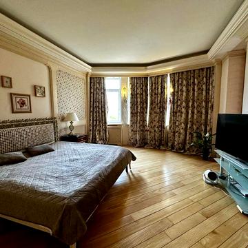 3 кімнатна квартира у центрі. Печерський район, бульвар Лесі Українки