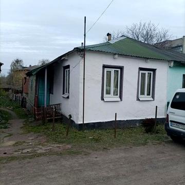 Продам будинок в хорошеві в центрі.