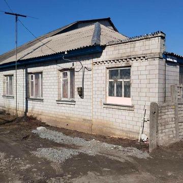 Продам 1/2будинку та земельну ділянку 7сот.в Броварах.