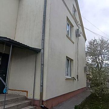 Продається котедж вул.Зарічна центральна частина міста