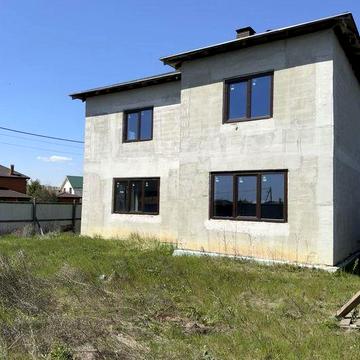 Продам дом под отделочные работы в отличном месте.
