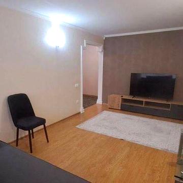 Продаю 2 кім В центрі міста