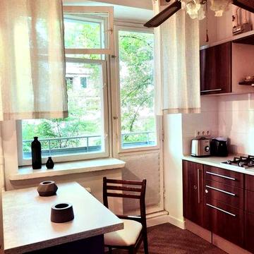 Продаю 2 кім В центрі міста