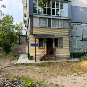 Будівельників вул., 14-Б