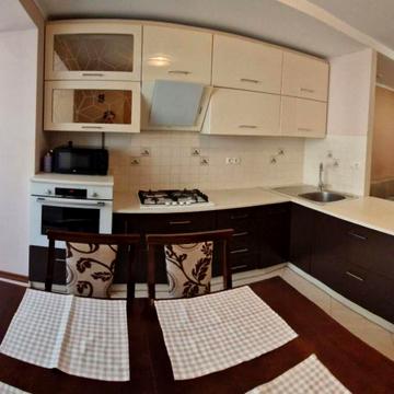 2 кімнатна квартира 6 поверх 67 м кв кухня-студія
