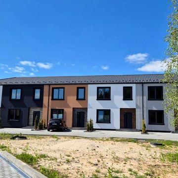 Таунхаус 100 м2 з газом та індивідуальними комунікаціями, швидкий виїзд на траси