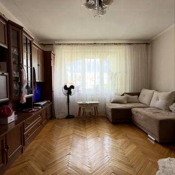 Продаж 2 кім квартири (51 м2) житловий стан  (цегляний,чешка, є підвал ) вул.Керамічна