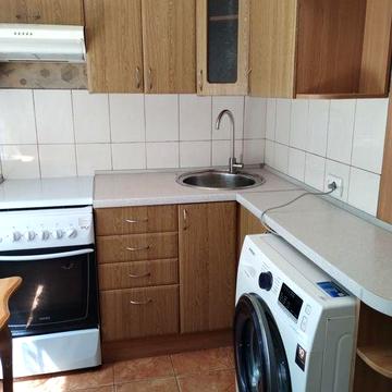 Сдам 2 КВ.по ул.Лахтинская(район АТБ)3/5.8000+к.у.