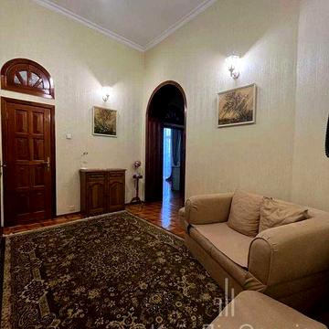 Продаж 3 кімнатної квартири Велика Житомирська 24Б Царський будинок Пейзажна алея