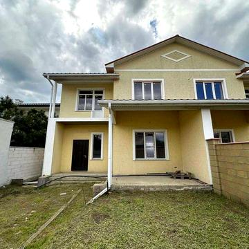 Дуплекс в Совиньйоні на шикарній вулиці.