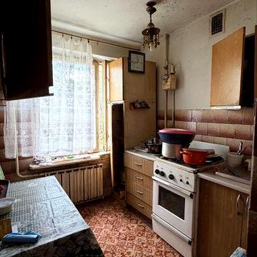 2 кімнатна Симоненка, панельний будинок центральне опаленя