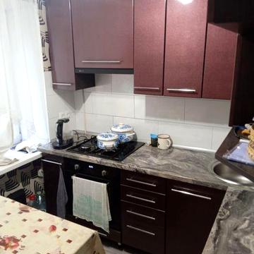 Продам 2к р-н к-ра "Юность". Ост.Театральная(Васляева) Сертификат.