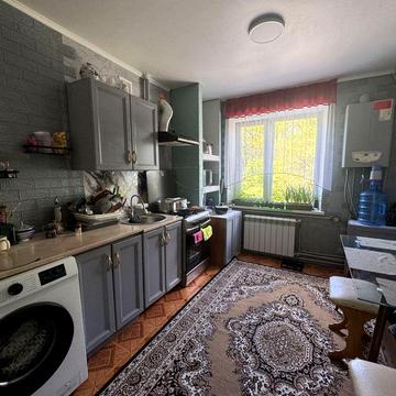 Продам 3к квартиру с.Зарічне з автономним газовим опаленням