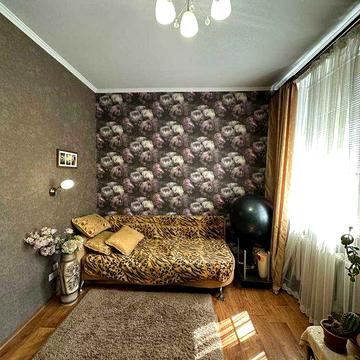 Продам 2-ком  квартиру с мебелью и техникой