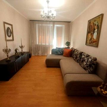 Продається 2-кімнатна квартира по пр. Незалежності