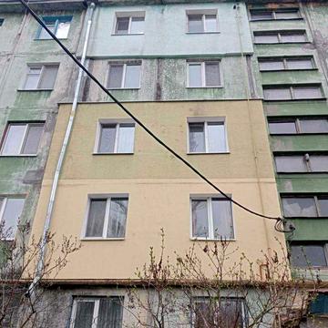Продам 3-ком. квартиру на среднем этаже. v
