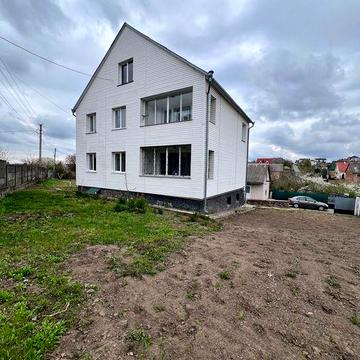Продається будинок с. Обарів 211м,кВ. 18 сот. (Авторинок Рівне).