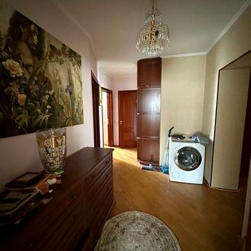 Продаж 4-х кімнатної квартири проспект Володимира Івасюка 24Б Оболонь
