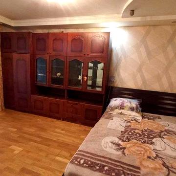 м Берестейська, 1к, газ, бойлер, Сікорського 6, невисокий поверх
