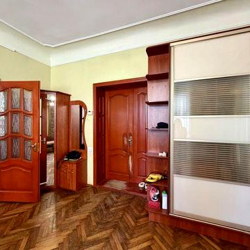 Продається 2-к квартира в центрі /Ваучер , єВідновлення