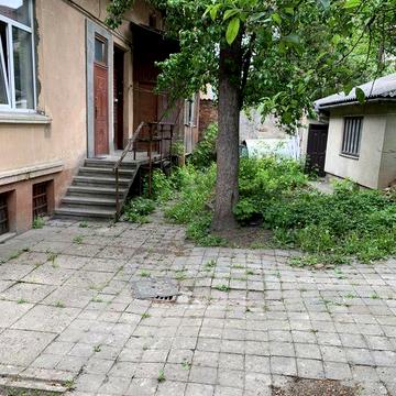 Квартра пів особняк центр.