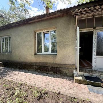 Продається будинок у смт. Міжгірʼя по вул. шевченко