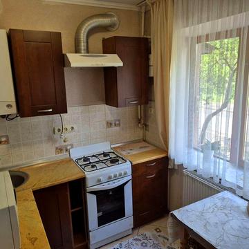 Здається двох кімнатна квартира на набережній.