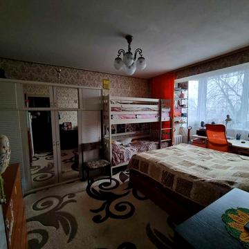 1-кімнатна квартира неподалік від центру, вул. Кривалівська, 37