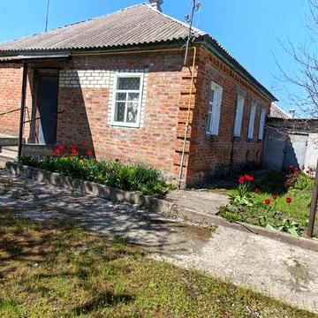 Продам добротний будинок