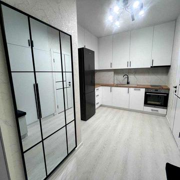 Срочная продажа! 1-кімн. квартира в Акрополе, рядом Аркадия с балкона боковой вид моря, с новым ремонтом 32 кв м 62000у.е. ЖК Акрополь