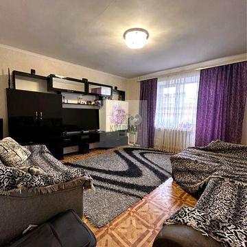 Продам 2-кімнатну квартиру з меблями і технікою у р-н парку Шевченка