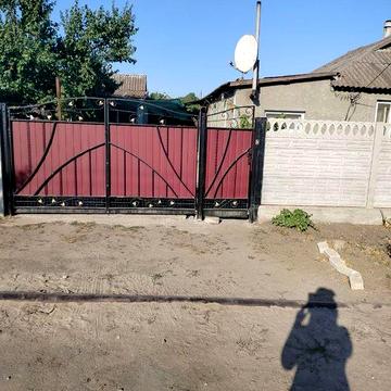 Продається гарний будинок в гарному стані.