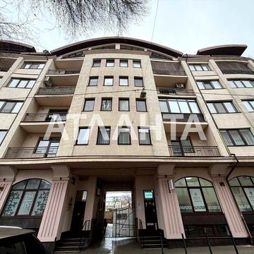 Здається в оренду простора 4-кім квартира  на вул. Руфа.