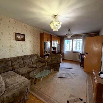 Тролейбусна вул., 8