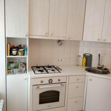 Продам 1 кв., метро  Бот. Сад возле канатной дороги