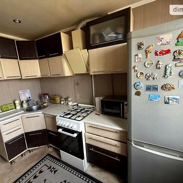Продаж 3к Квартира Петра Дорошенка (Блюхера) вулиця