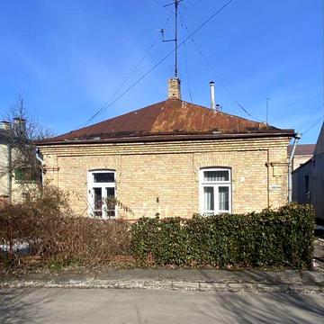 Продам 2 кімнатну квартиру в центрі міста, автономне опалення.