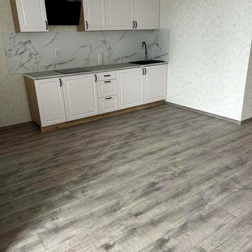 Продам 1к квартиру 37м2, Металургів 35