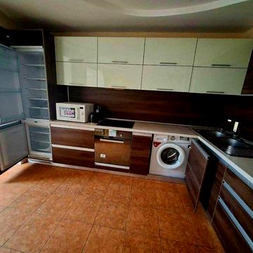 ПРОДАМ 3 к Кухня студии + 2 отдельные комнаты ул. Рабочая 73.  65000 $