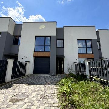 Зданий таунхаус с.Вовчинець, з комунікаціями, 160м2, великий підвал 40м2