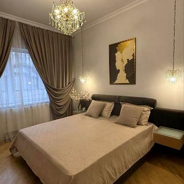 Пироговська вул., 8/9