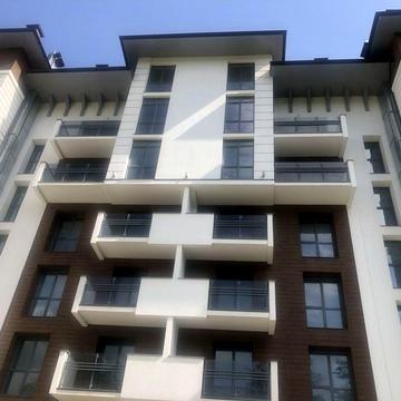 Квартира у ЖК «КрайОбраз» , з басейном  ,  центр Яремче . 115 m2 . На найвищому 7 поверсі з широкими панорамними вікнами . Price is : 1 370 $ / m2 ЖК Крайобраз