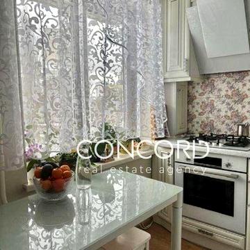 Продам 3-ну квартиру, Деміївка, вул. Васильківська 2-А