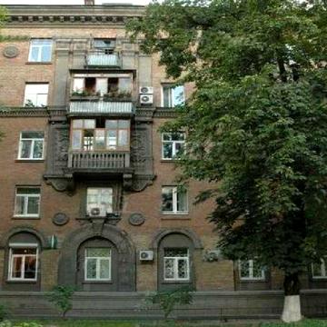 Продаж квартири 3к90м2 Неймовірна локація вул Мечникова 6 Метро Кловська - 2 хв пішки