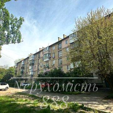 2к квартира Соломенка,  Соломенская 34, кирпичный дом 45 м² 2 этаж, без комиссии