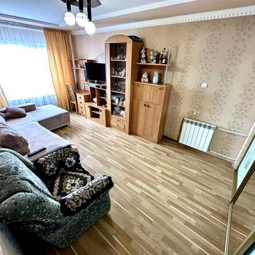 Продається 2-кімнатна квартира.