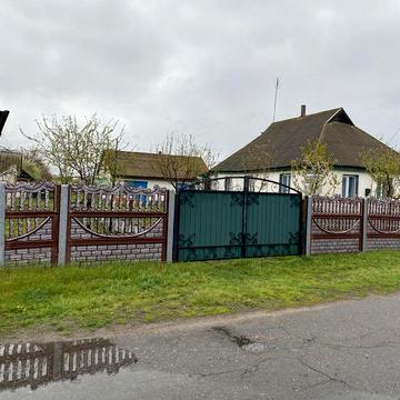 продам   будинок або обмін на авто з вашою доплатою